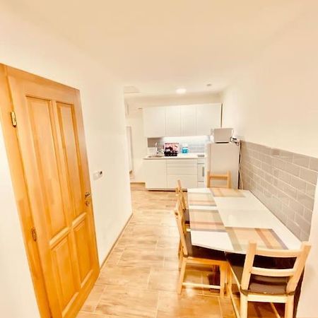 Lemon Premium Apartment Szeged Ngoại thất bức ảnh